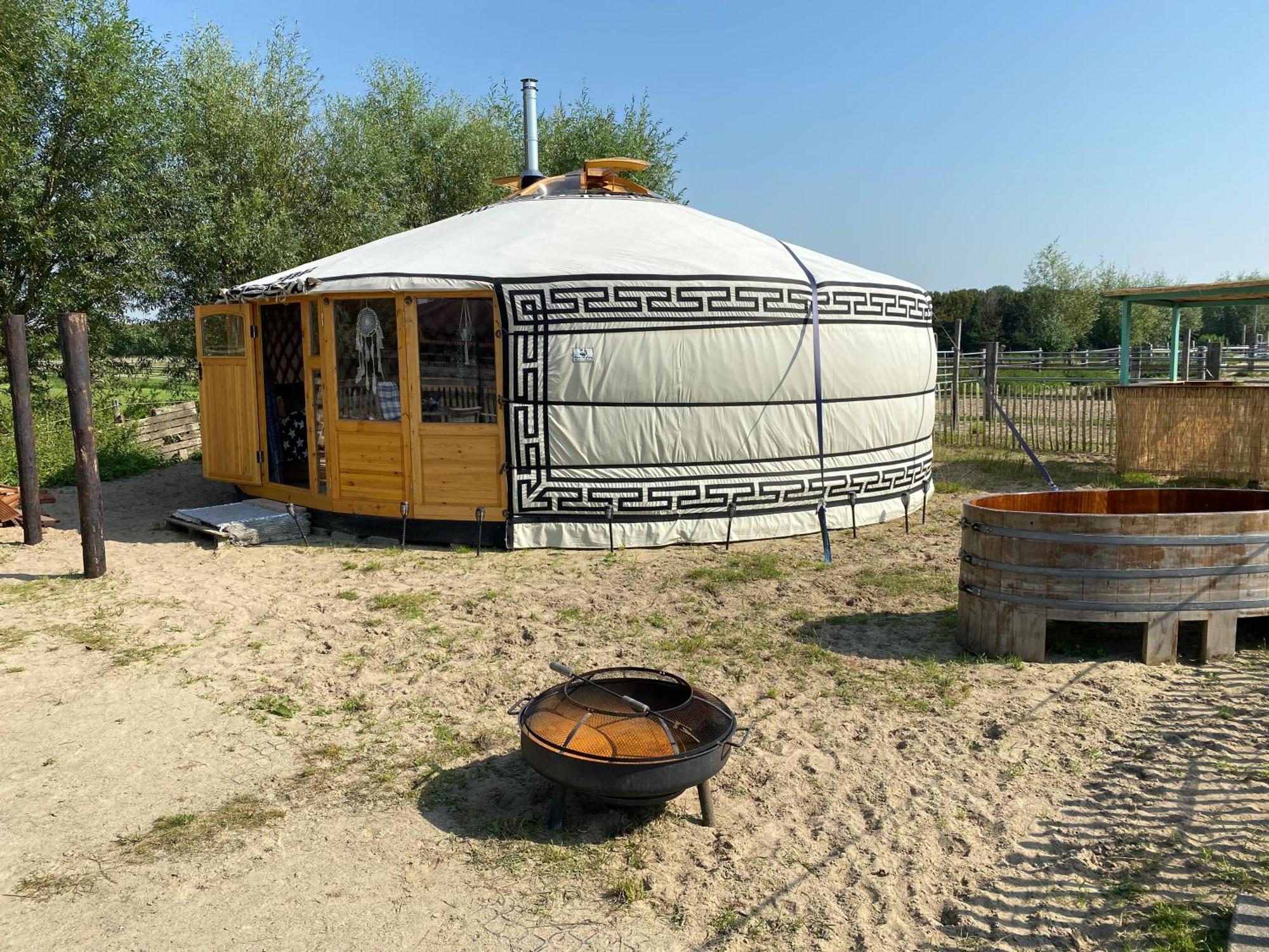 Luxe Yurt Hotell Koudekerke Exteriör bild